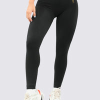 Leggings seamless color negro, con detalles texturizados que realzan tu figura.