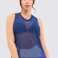 Malla color azul marino, sin mangas con estilo holgado.