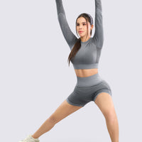 BUZO GRIS AJUSTADO Y TEXTURIZADO RVC