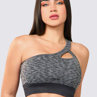 Top animal print de escote asimétrico y detalle cut out, con patrón sutil de animal print y ajuste cómodo.