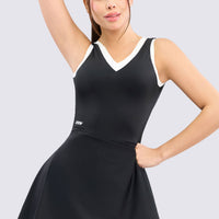 VESTIDO DEPORTIVO CON ESCOTE EN V Y ESPALDA ABIERTA RVC