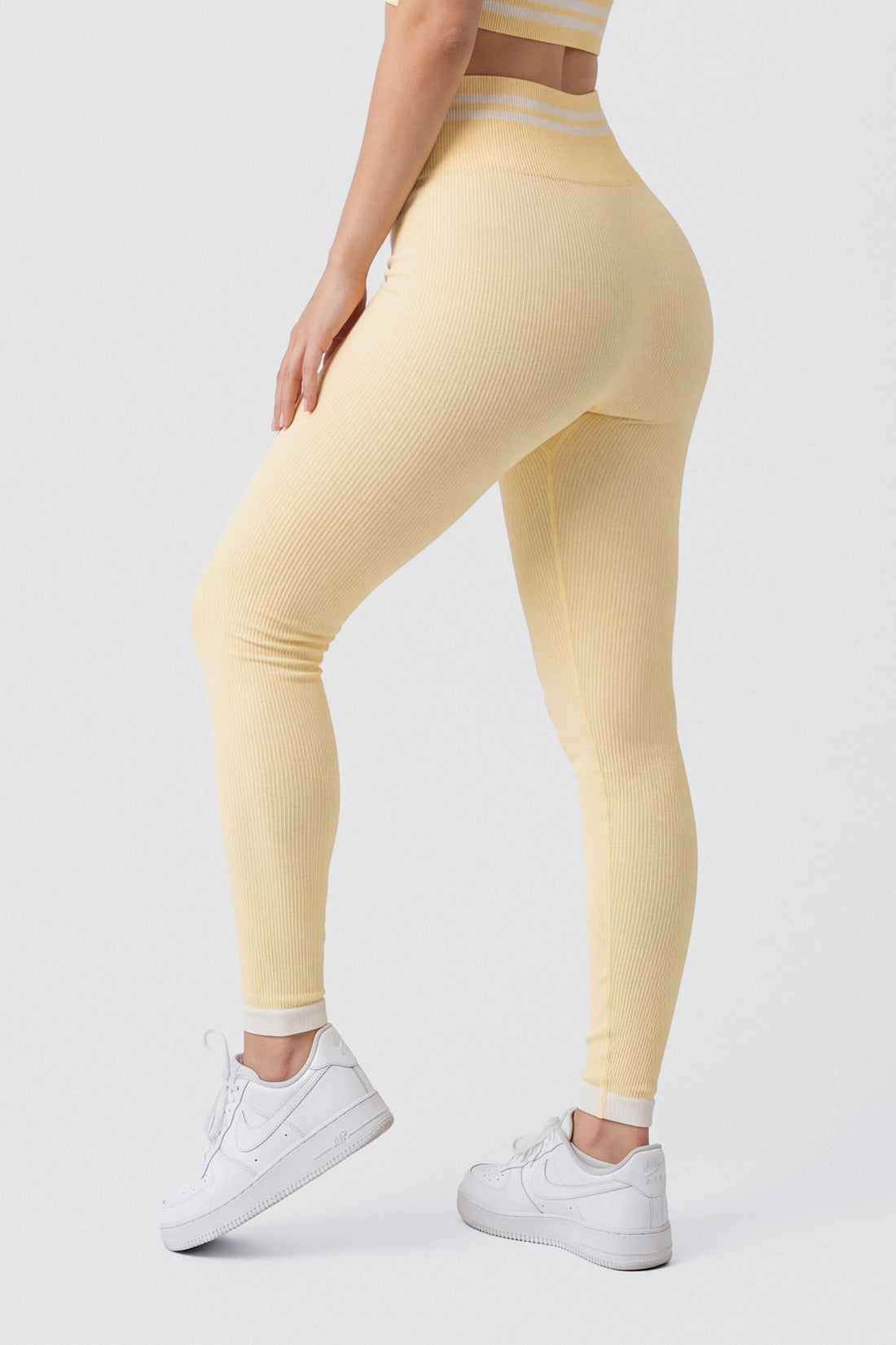 LEGGINGS AMARILLO MANTEQUILLA FRANJAS EN PRETINA PPC