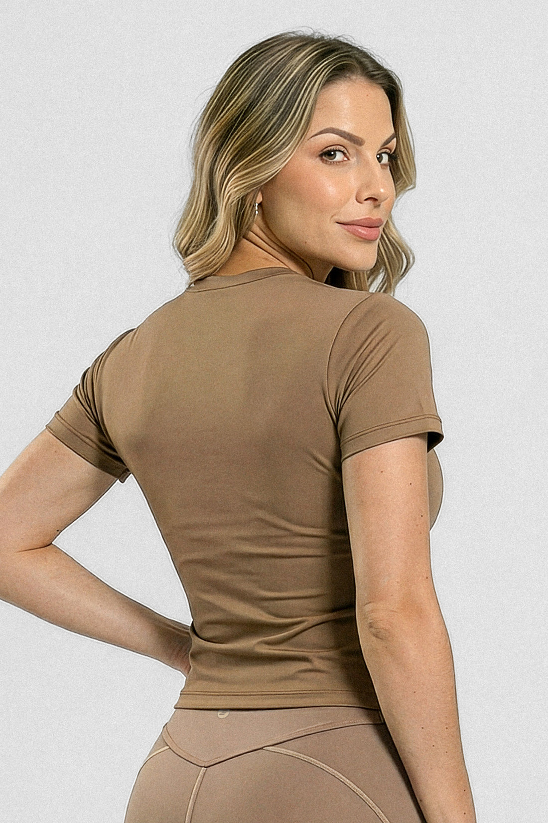 BLUSA DEPORTIVA MOCCA MANGA CORTA RVC