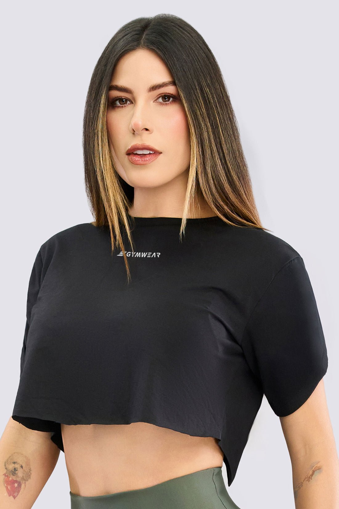 CAMISETA CROP NEGRA  RVC