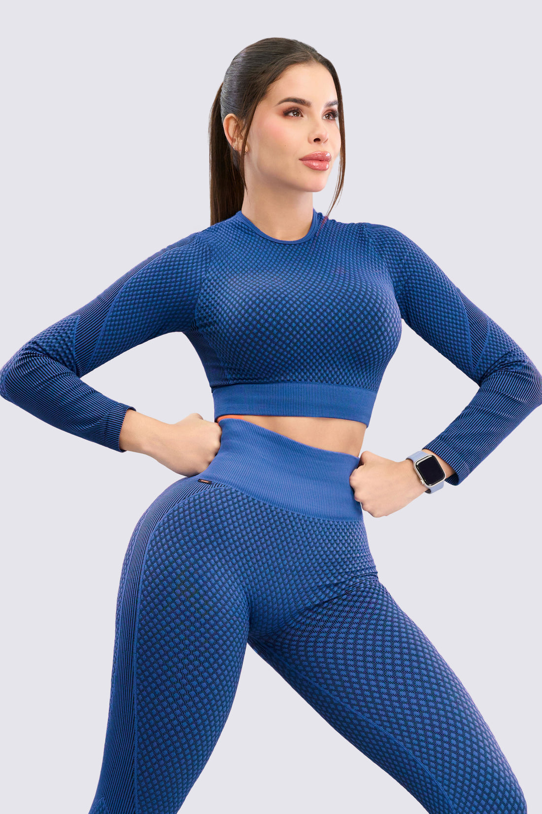 BUZO AZUL AJUSTADO Y TEXTURIZADO RVC