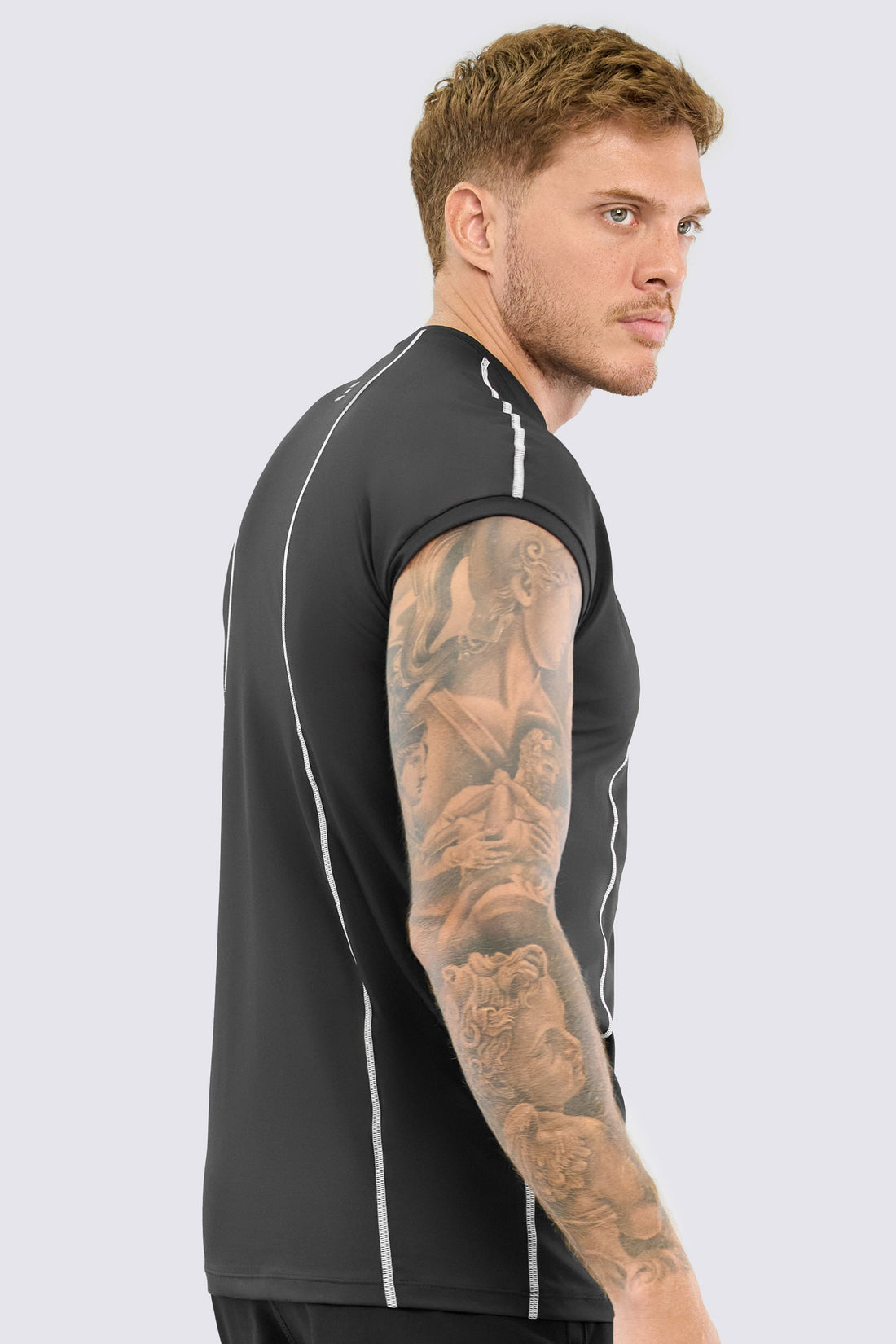 CAMISETA DEPORTIVA HOMBRE GM23Q224-M2NG UBL