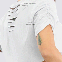 CAMISETA CROP BLANCA CON CORTES TRASEROS RVC