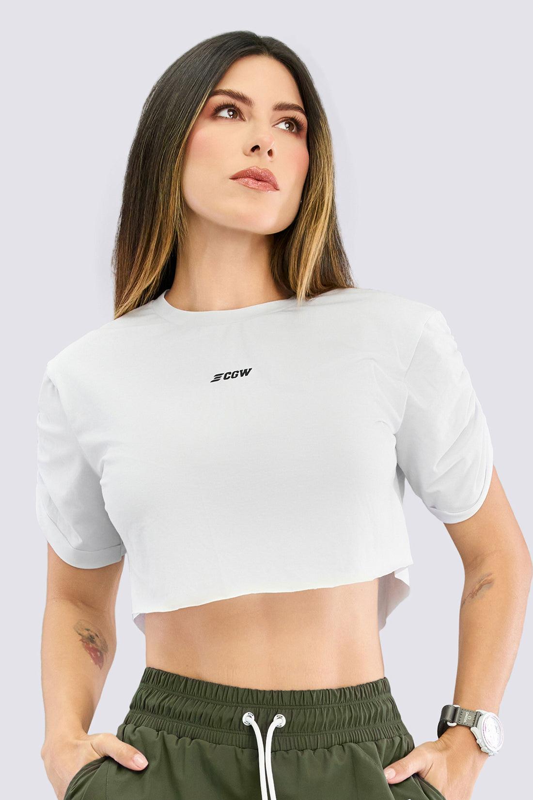 CAMISETA CROP BLANCA CON CORTES TRASEROS RVC