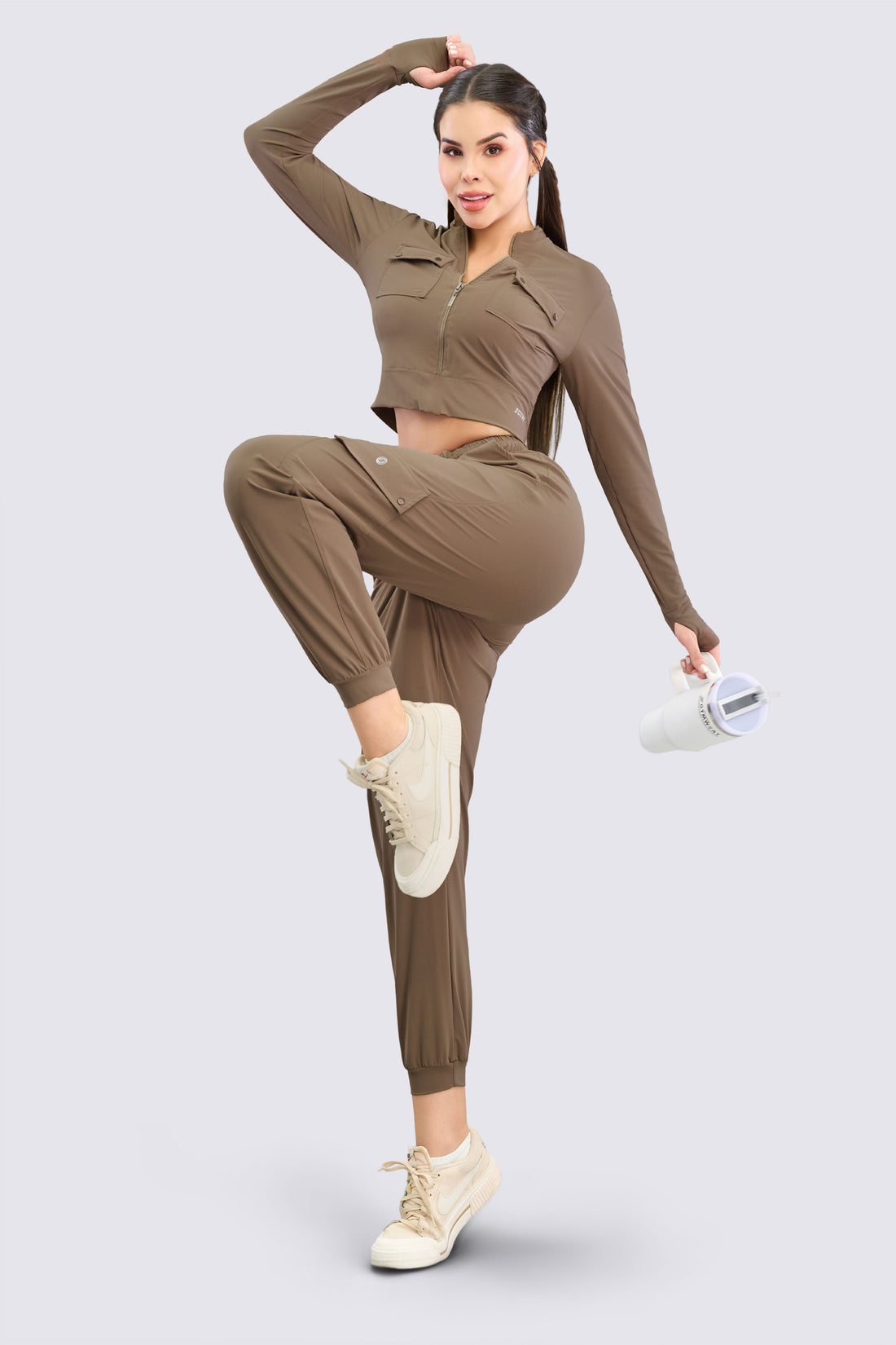CHAQUETA CHOCOLATE CIERRE FRONTAL RVC