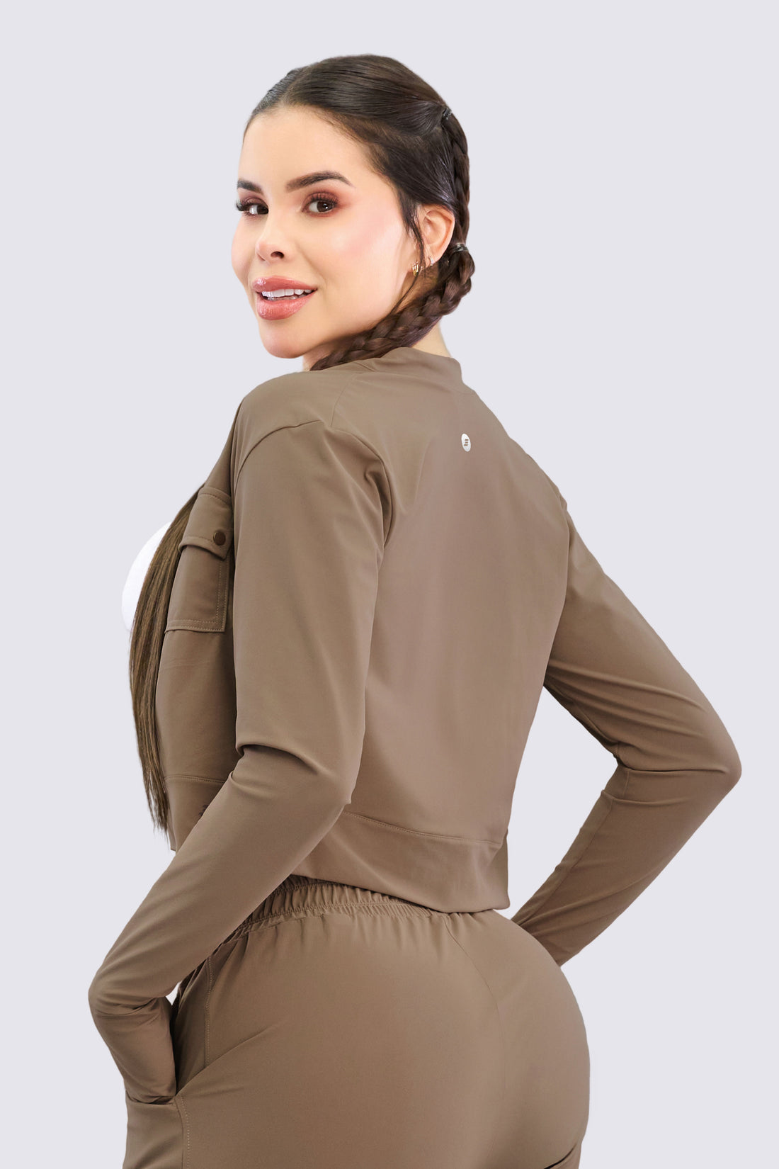 CHAQUETA CHOCOLATE CIERRE FRONTAL RVC