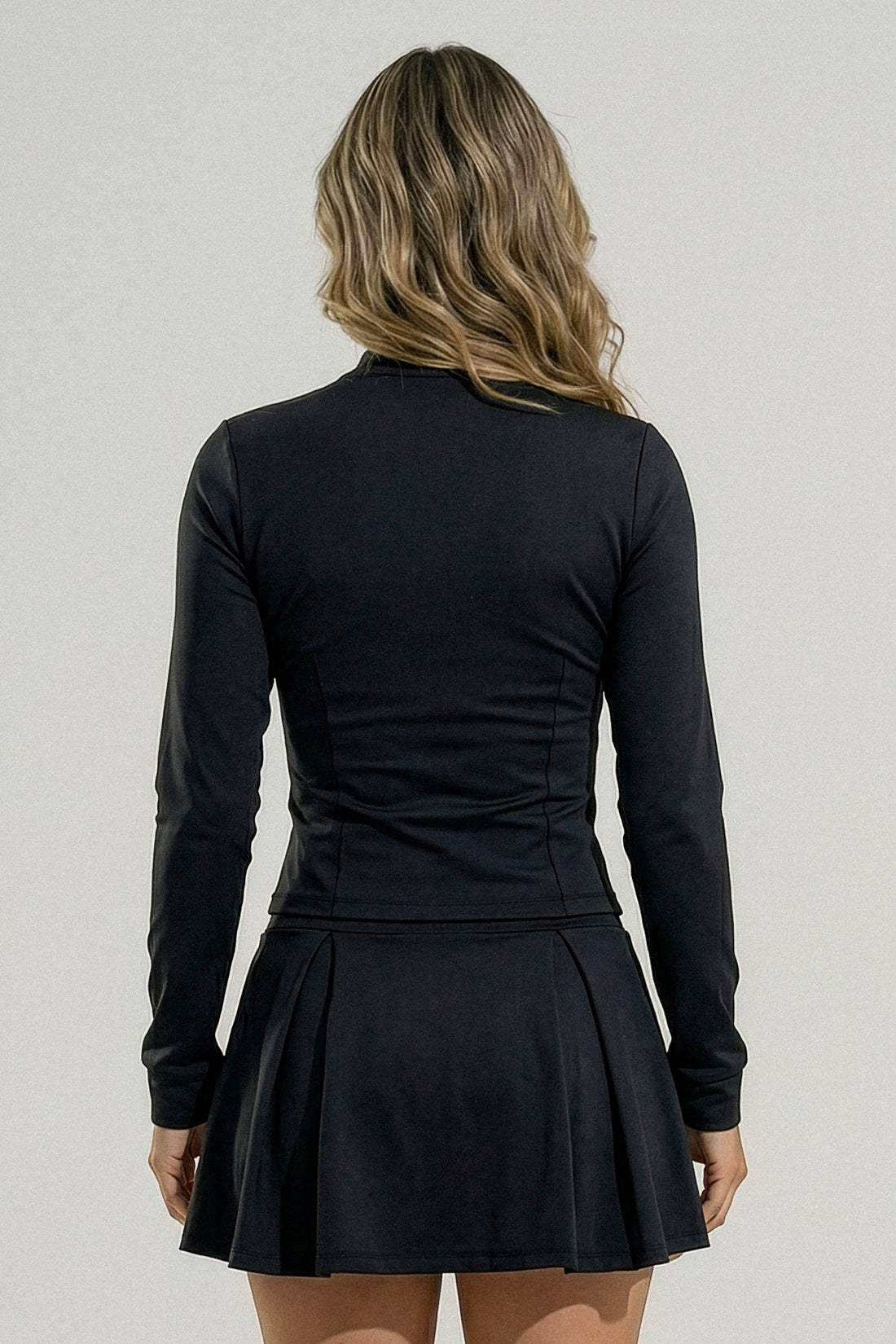 CHAQUETA NEGRO CIERRE FRONTAL RVC