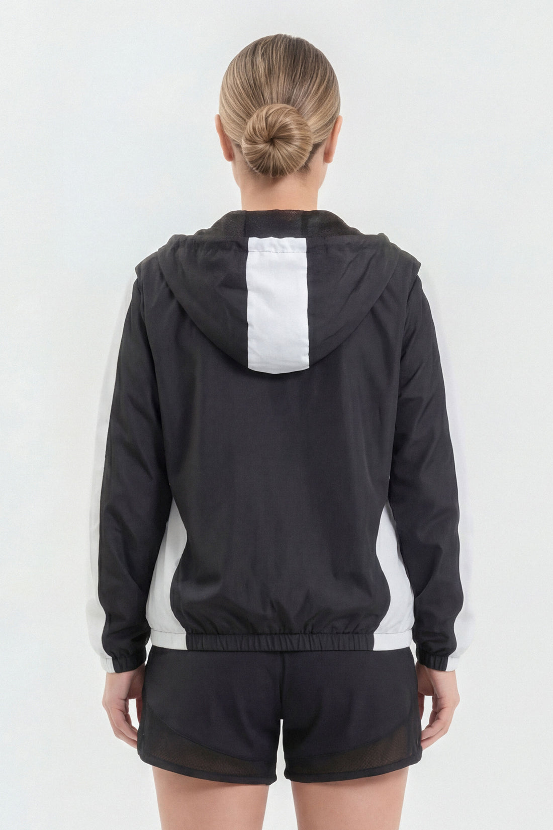 ROMPEVIENTO MUJER COLOR NEGRO RVC