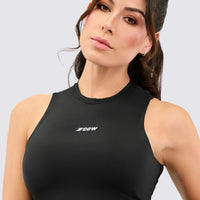 CropTop deportivo color negro, elaborado en tela suplex, diseño básico para combinar con cualquier look.