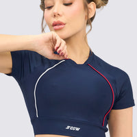 Crop Top deportivo azul marino,  ajuste ceñido al cuerpo. 