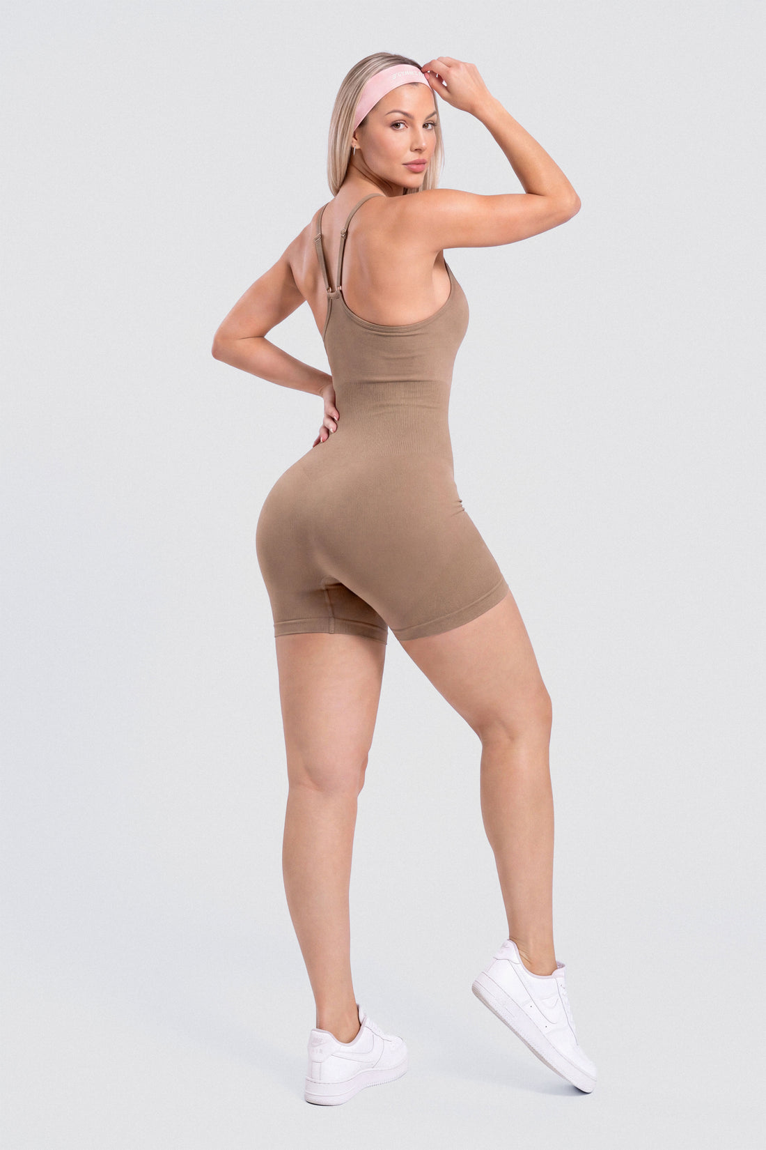 ENTERIZO SEAMLESS MOCCA ESENCIAL FIT RVC
