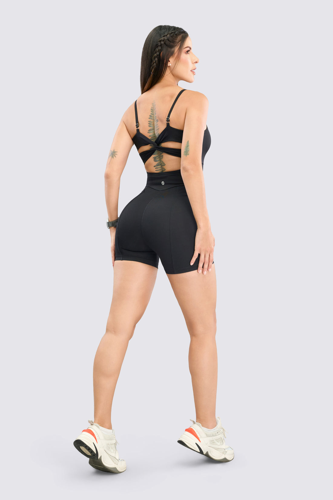 ENTERIZO MUJER NEGRO CON ESPALDA ABIERTA RVC