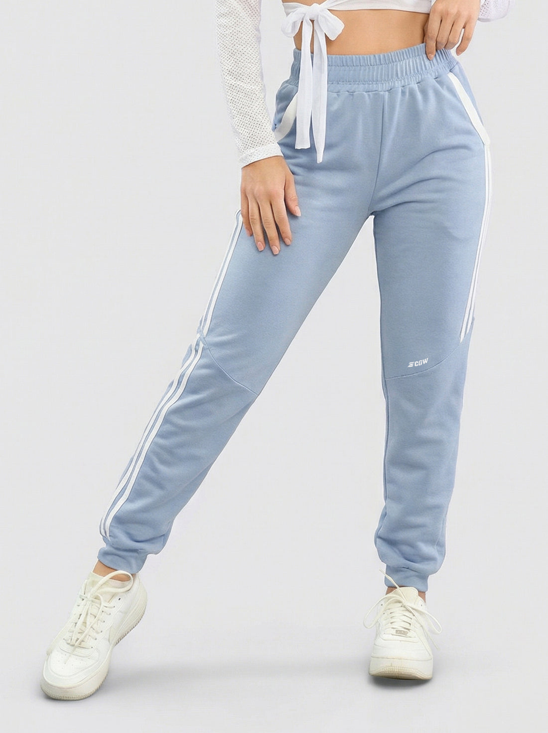 JOGGER AZUL CLARO CON LÍNEAS LATERALES RVC