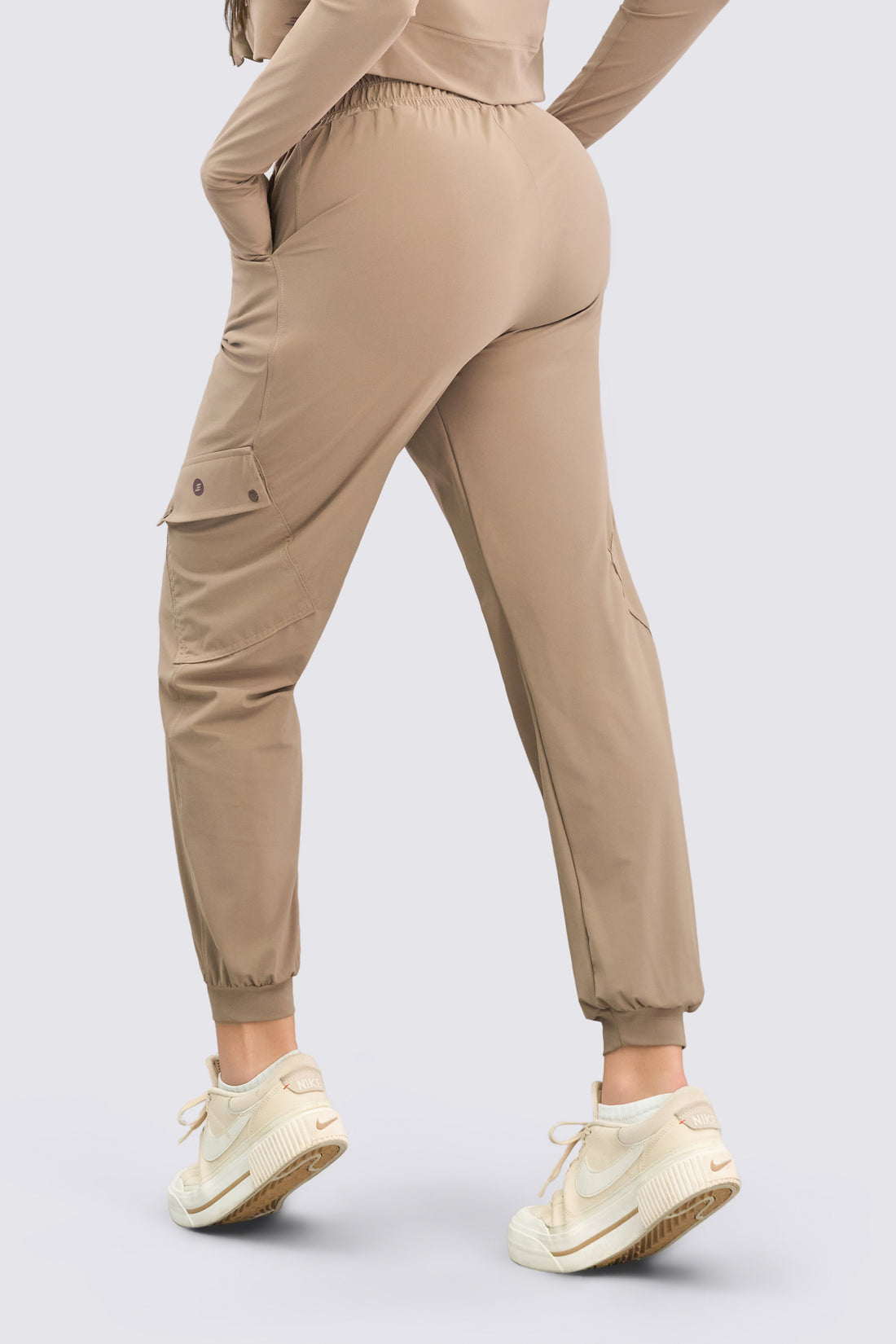 JOGGER AJUSTE CÓMODO CHOCOLATE RVC