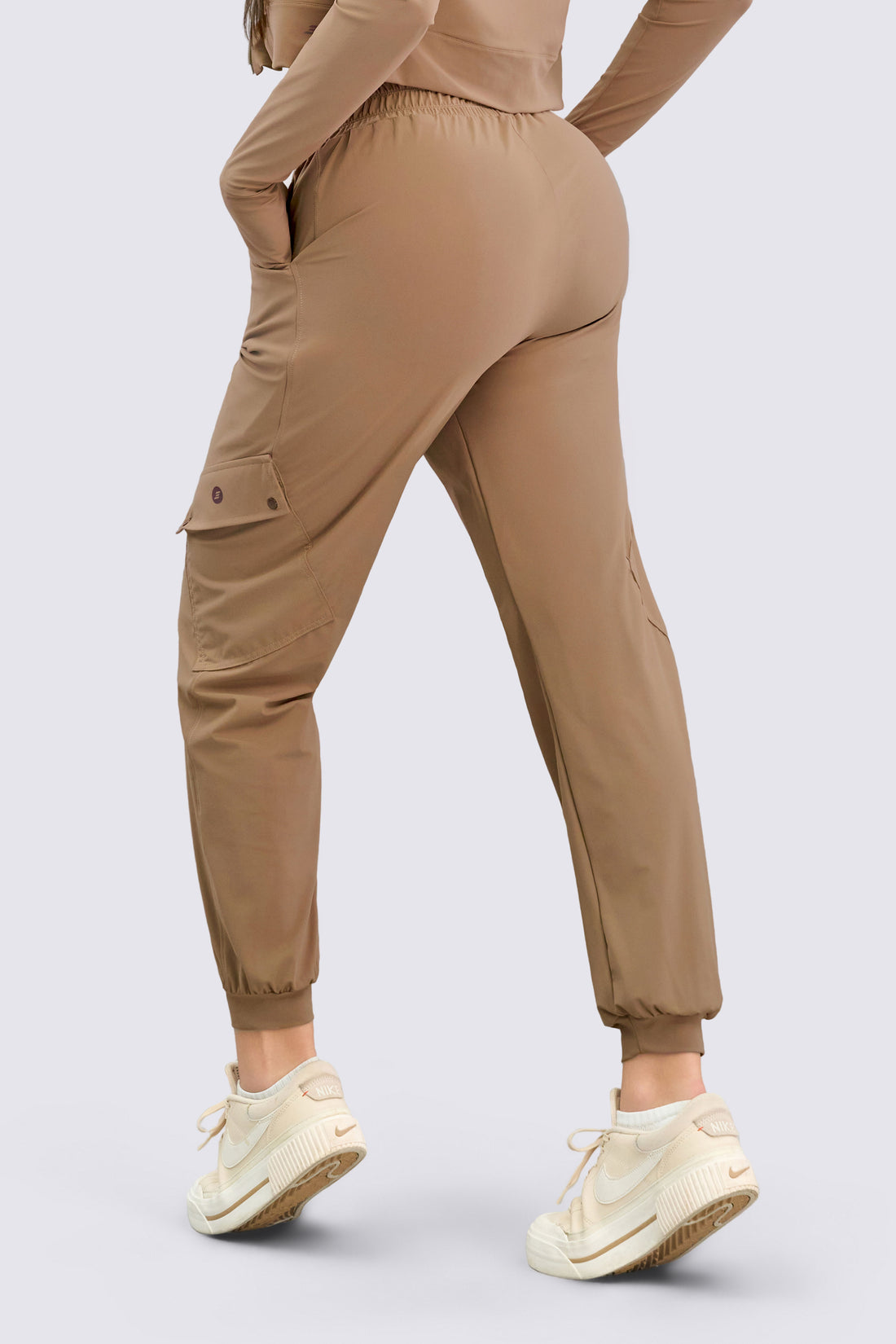 JOGGER AJUSTE CÓMODO CHOCOLATE RVC