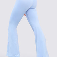Leggings bota campana de color azul claro, de tiro alto, ajustable, perfecto para yoga o cualquier  sesión de entrenamiento.