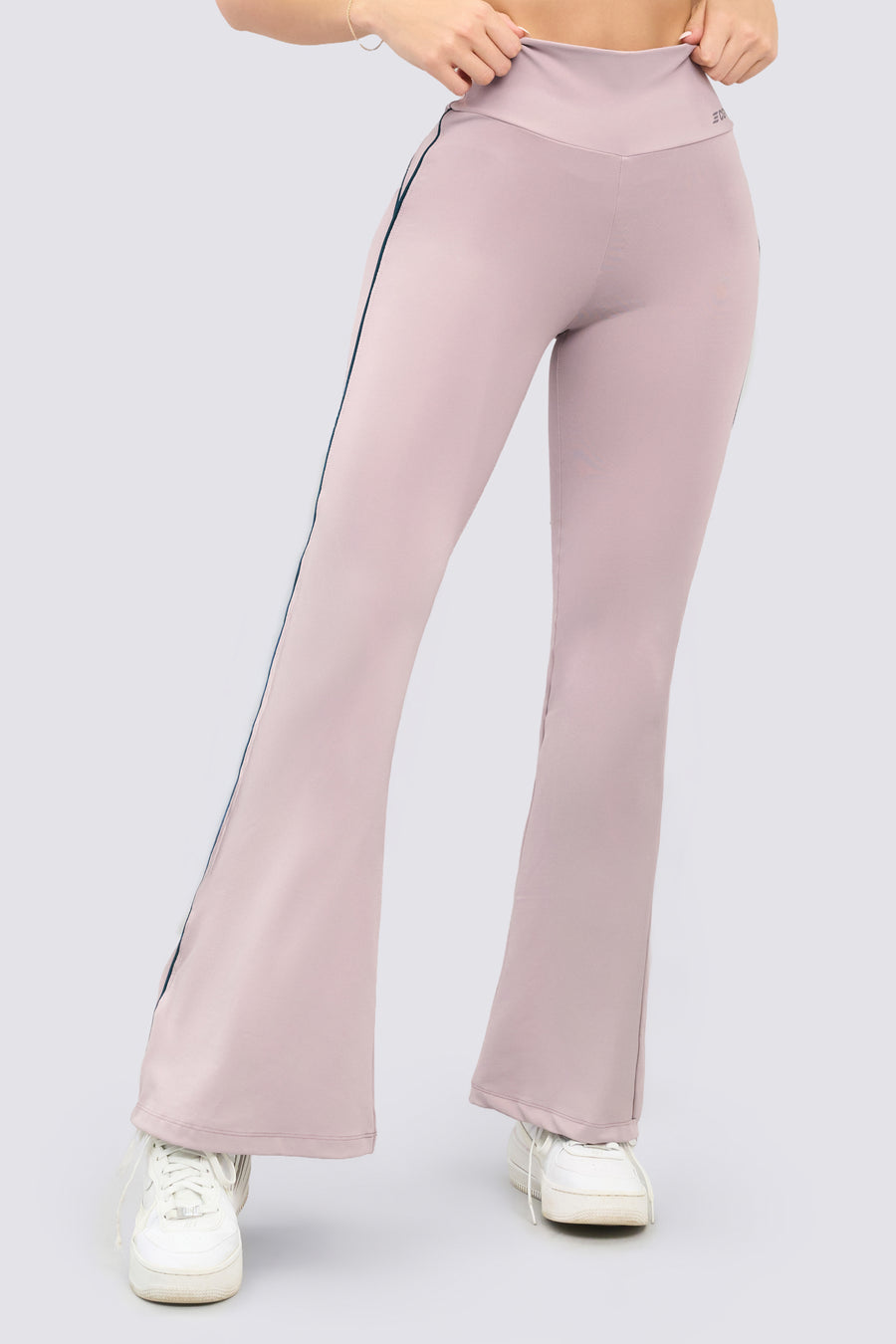 Leggings bota campana color palo de rosa, ajuste cómodo y suave ideales para yoga. 