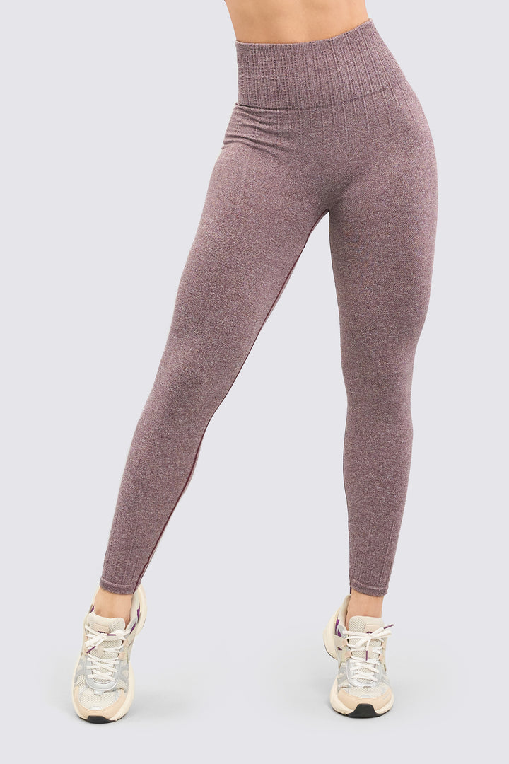 LEGGINGS SEAMLESS COLOR VINOTINTO, PERFECTO PARA CUALQUIER ACTIVIDAD DEPORTIVA. 