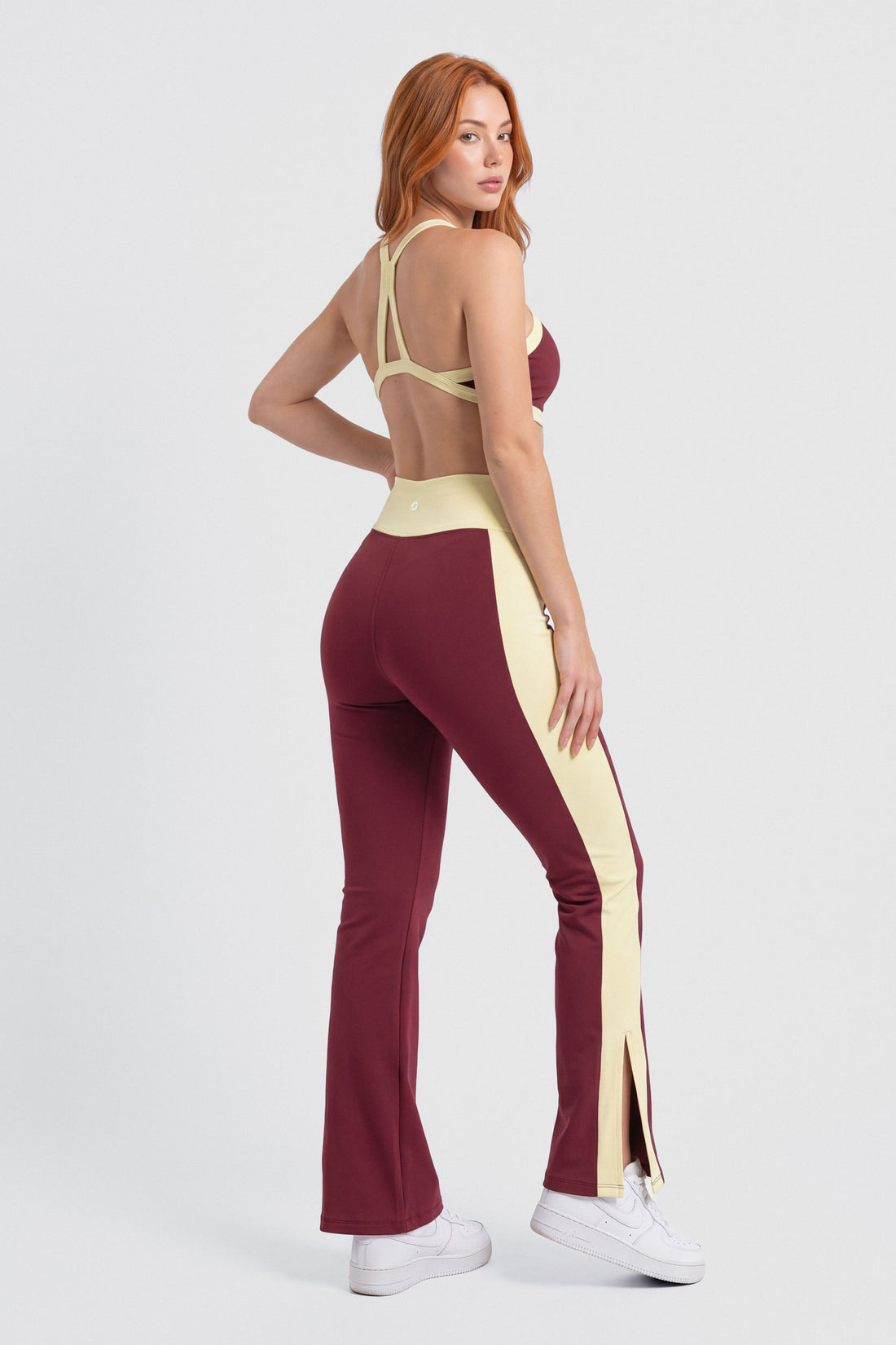 LEGGINGS FLARE TIRO ALTO VINOTINTO  PPC