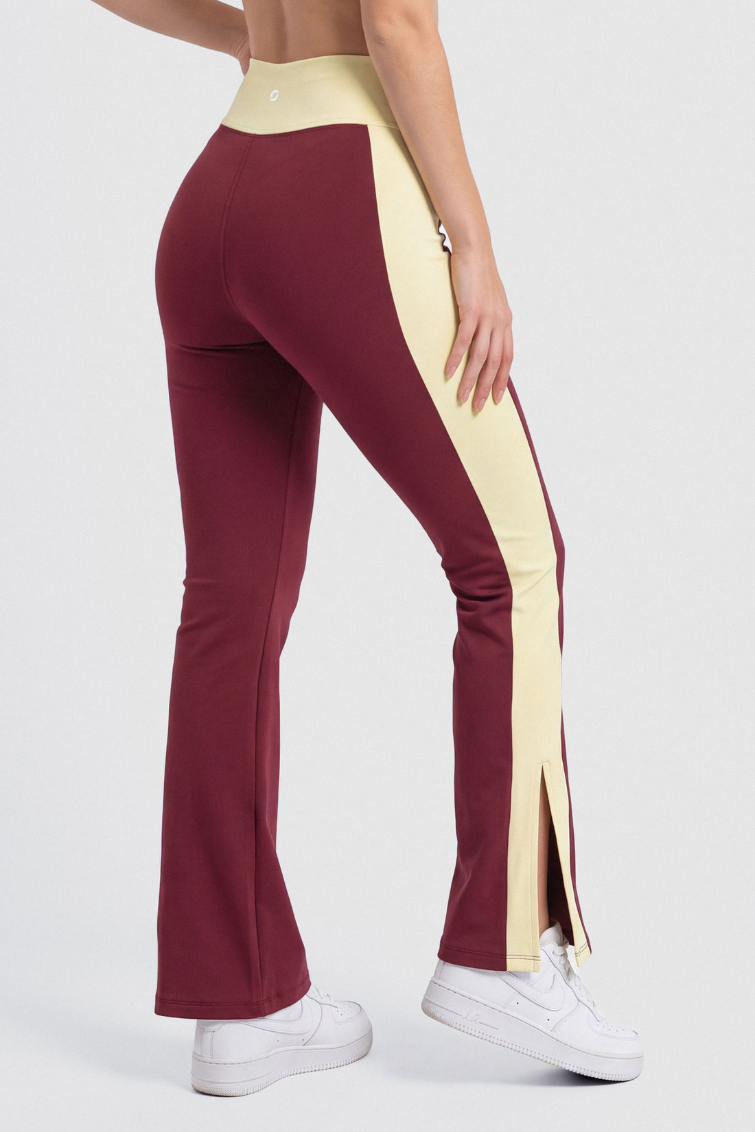 LEGGINGS FLARE TIRO ALTO VINOTINTO  PPC