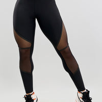 LEGGINGS COLOR NEGRO, CON MALLAS DELANTERAS, COMPRESIÓN MUSCULAR Y PROTECCIÓN UV. 