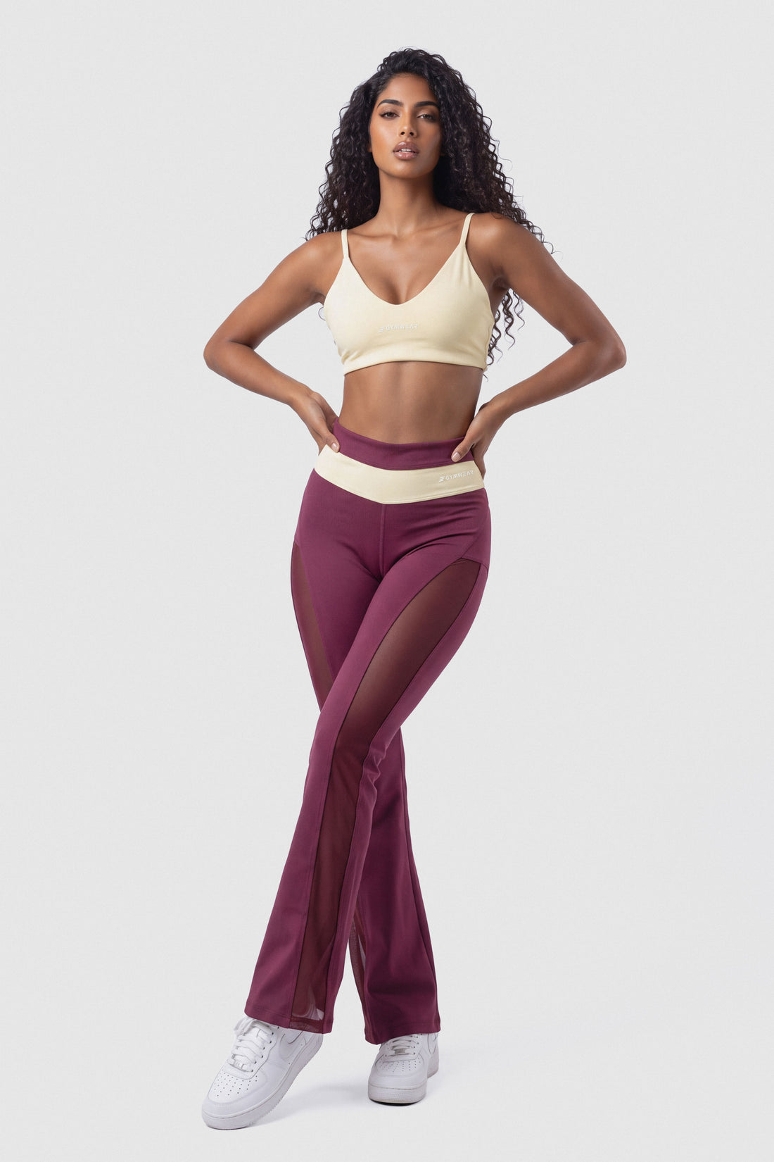 LEGGINGS MERLOT Y PANELES DE MALLA QUE ESTILIZAN PPC