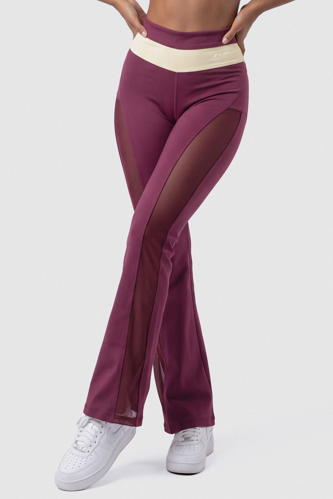 LEGGINGS MERLOT Y PANELES DE MALLA QUE ESTILIZAN PPC