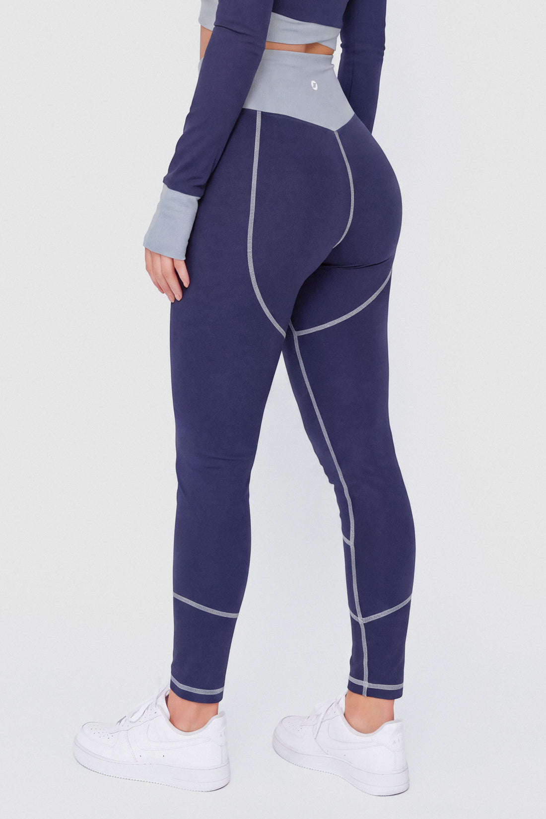 LEGGINGS AZUL MARINO TIRO ALTO Y PRETINA EN CONTRASTE PPC