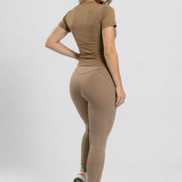 BLUSA DEPORTIVA MOCCA MANGA CORTA RVC