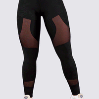 LEGGINGS COLOR NEGRO CON DISEÑO DE MALLAS EN LA PARTE FRONTAL.