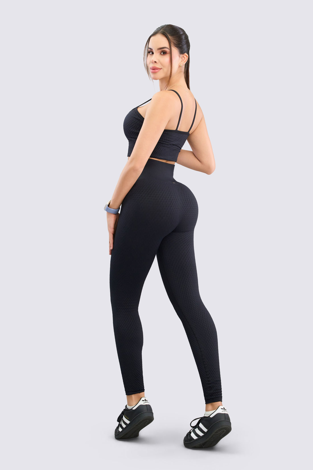 TOP DEPORTIVO NEGRO TEXTURIZADO RVC