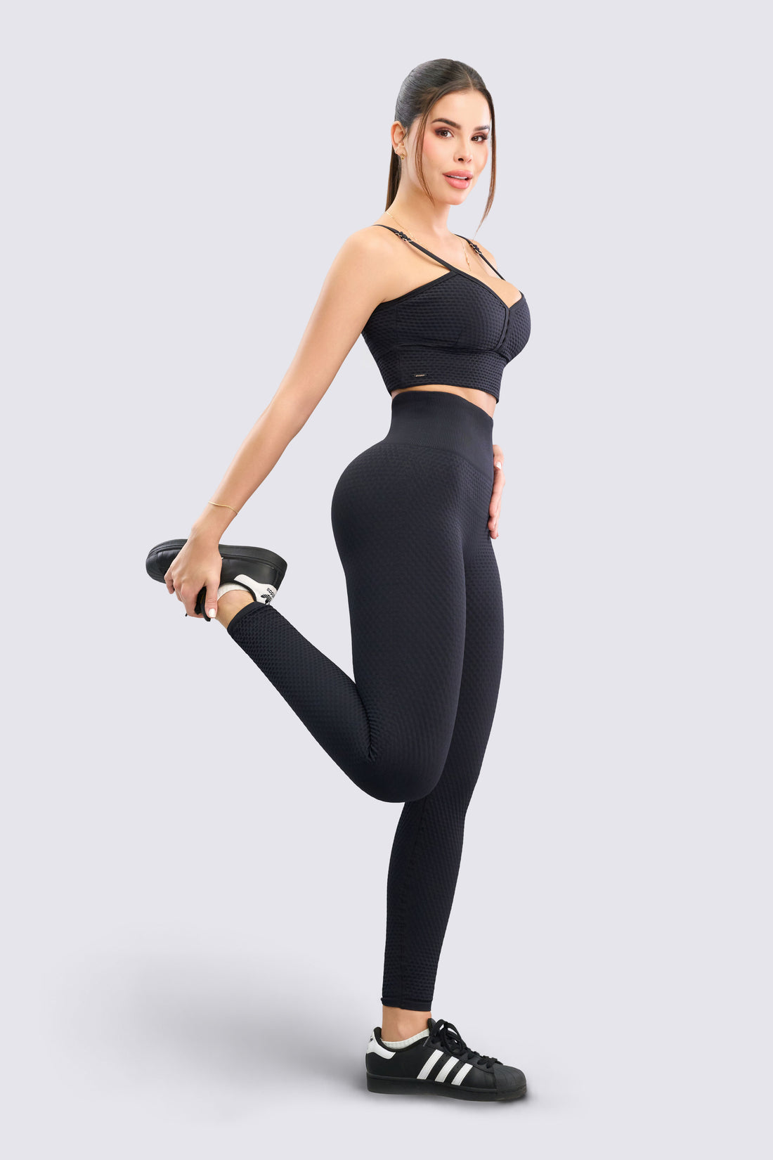 TOP DEPORTIVO NEGRO TEXTURIZADO RVC