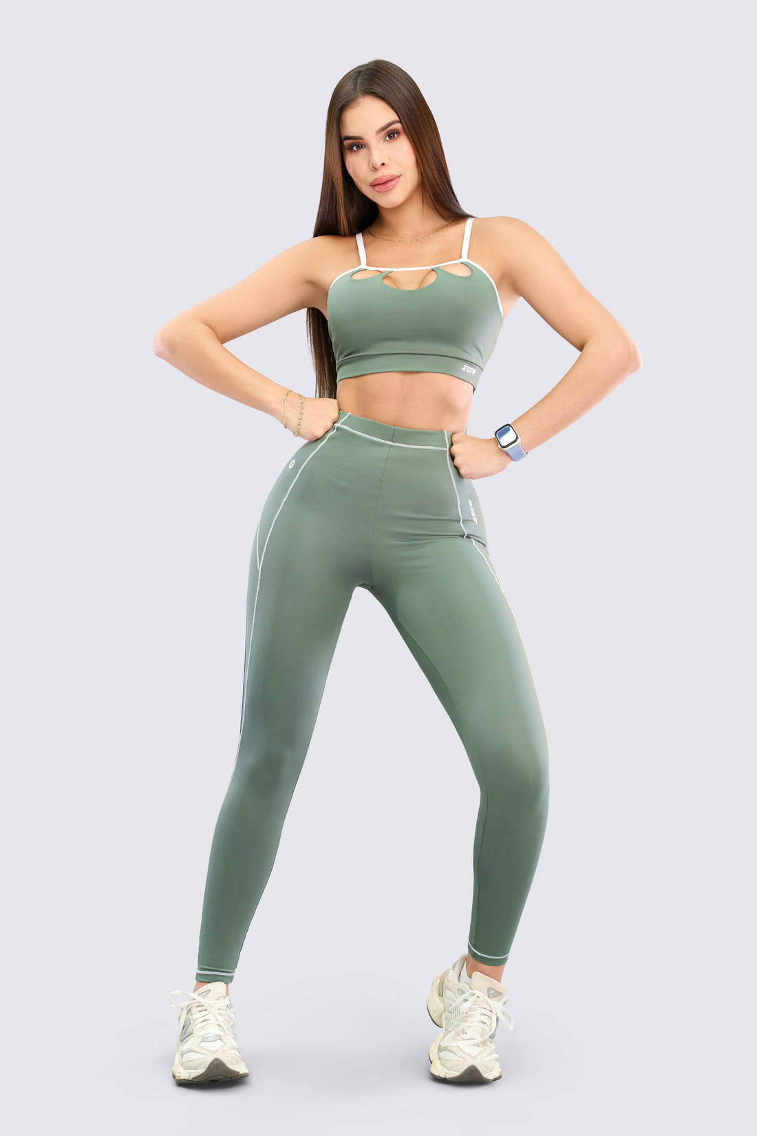 LEGGINGS VERDE CON DETALLES AL CONTORNO RVC