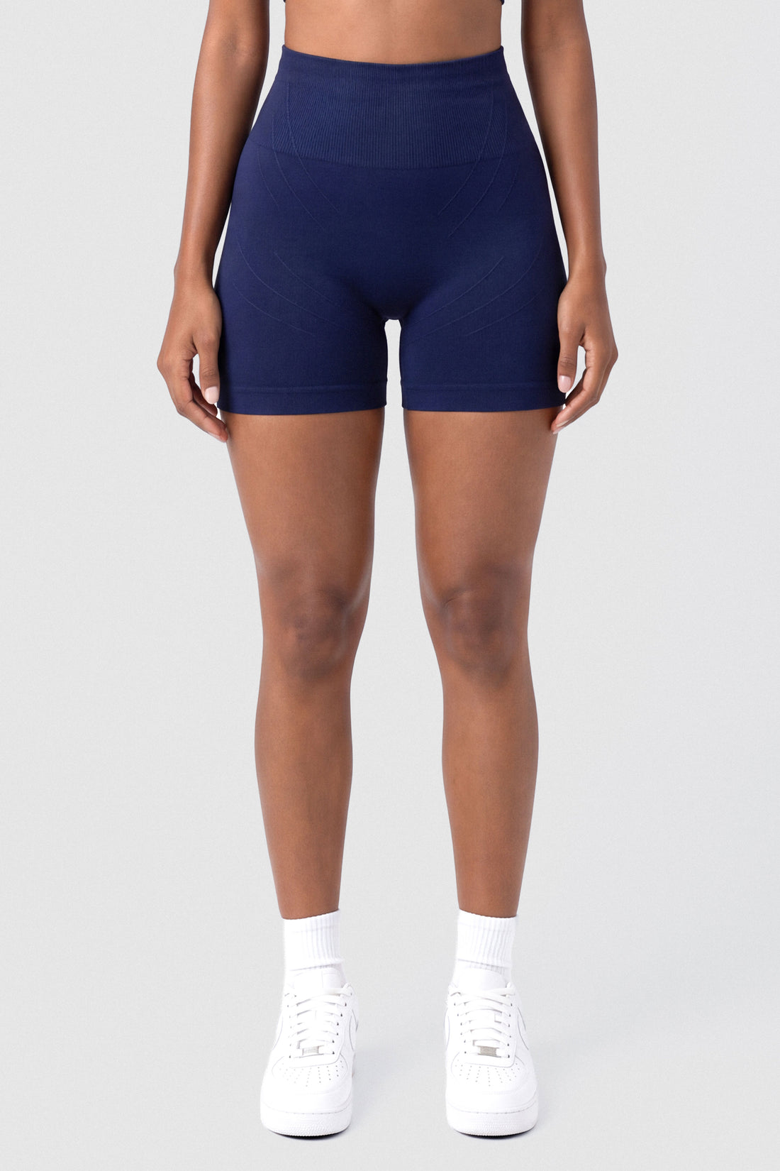 SHORT AZUL MARINO LÍNEAS TONALES PPC
