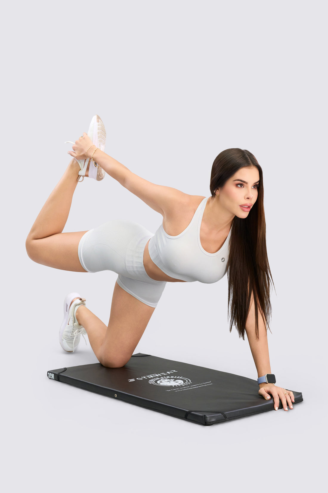 TOP DEPORTIVO BLANCO CON TIRANTES EN LA ESPALDA RVC