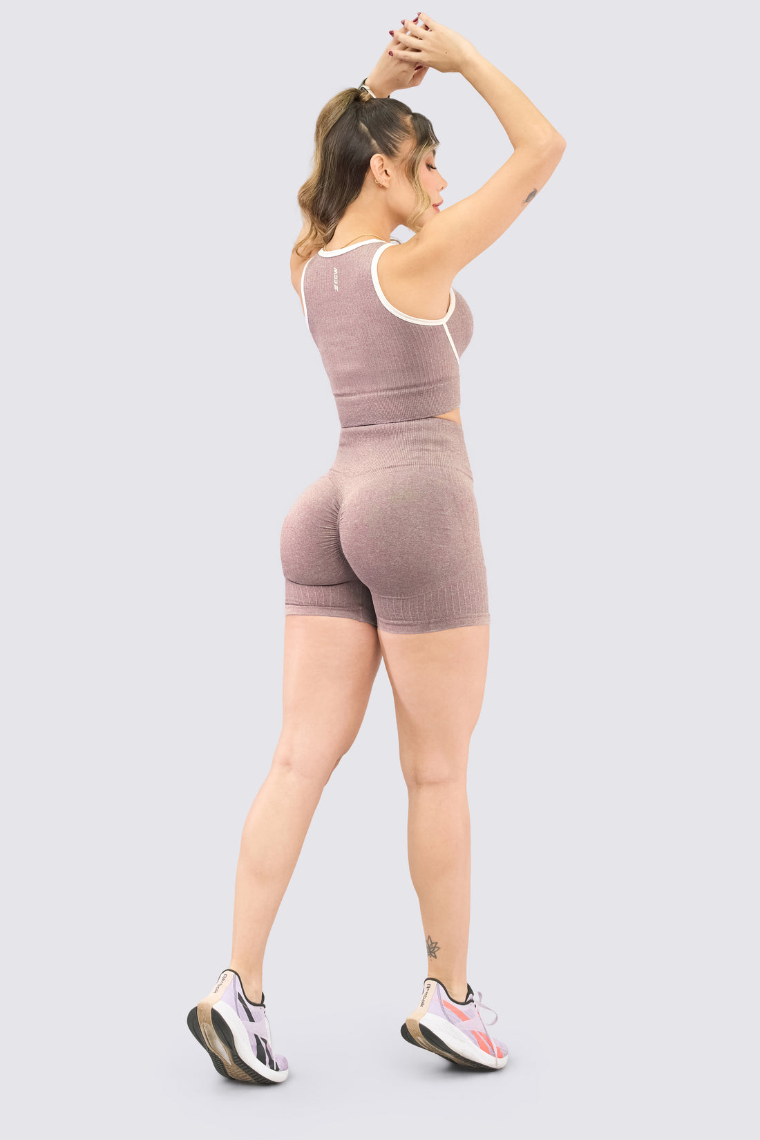 SHORT PUSH UP PALO DE ROSA TEXTURA ACANALADA RVC