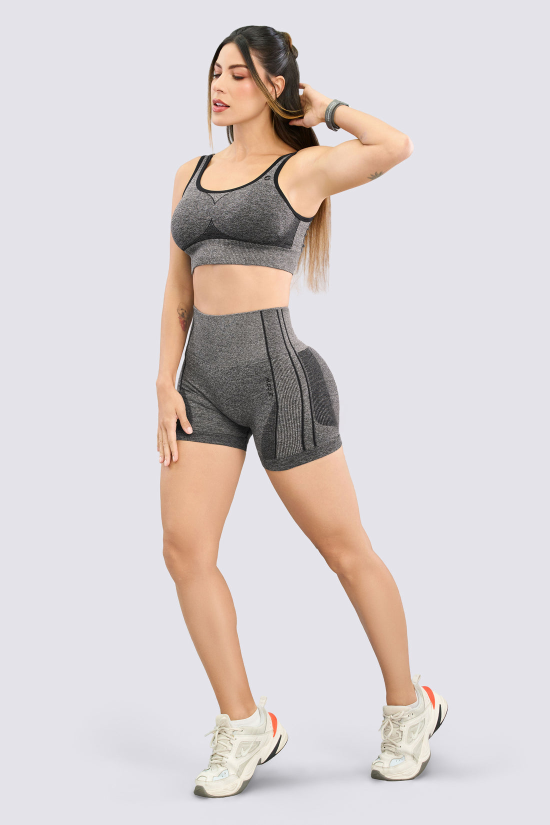 SHORT SEAMLESS EFECTO MOLDEADOR NEGRO RVC