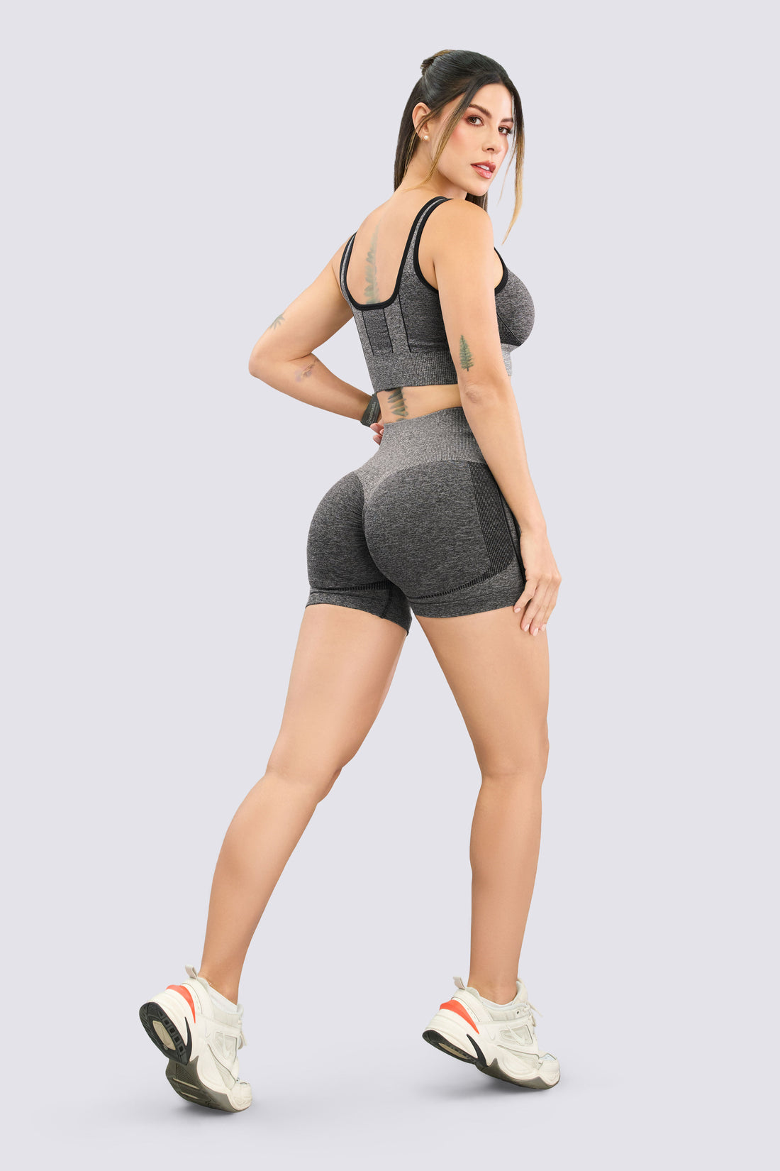 SHORT SEAMLESS EFECTO MOLDEADOR NEGRO RVC