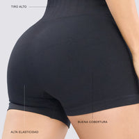 SHORT SIN COSTURAS AJUSTE CÓMODO RVC