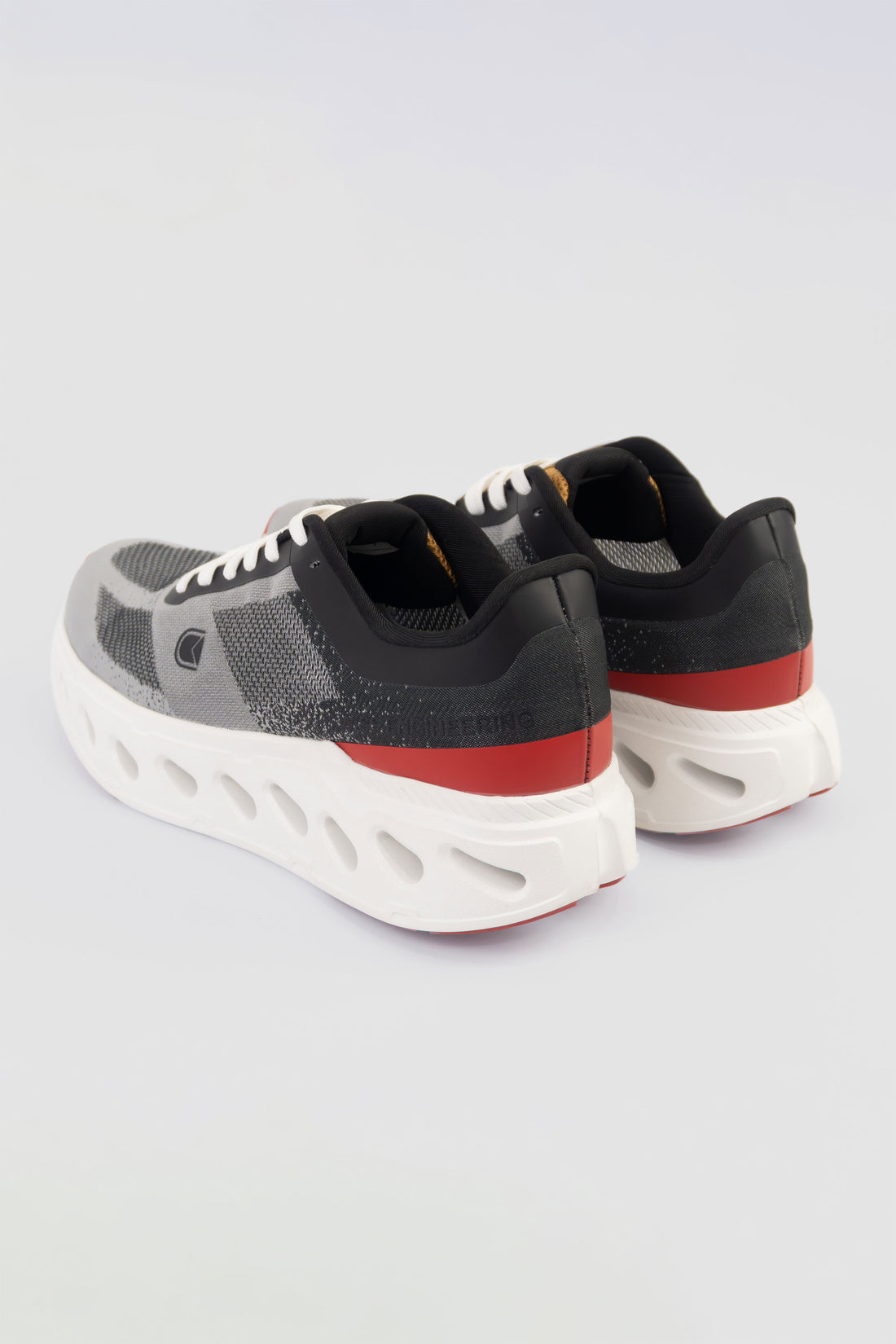TENIS HOMBRE GRIS OSCURO TRAIL