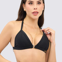 Top deportivo color negro, estilo bralette de soporte ligero perfecto para combinar.
