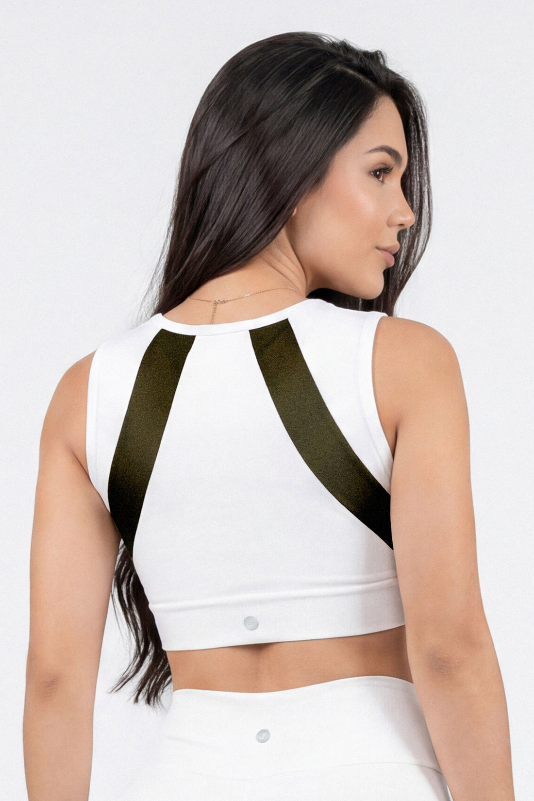 TOP DEPORTIVO BLANCO CON MALLAS ESTRATÉGICAS RVC