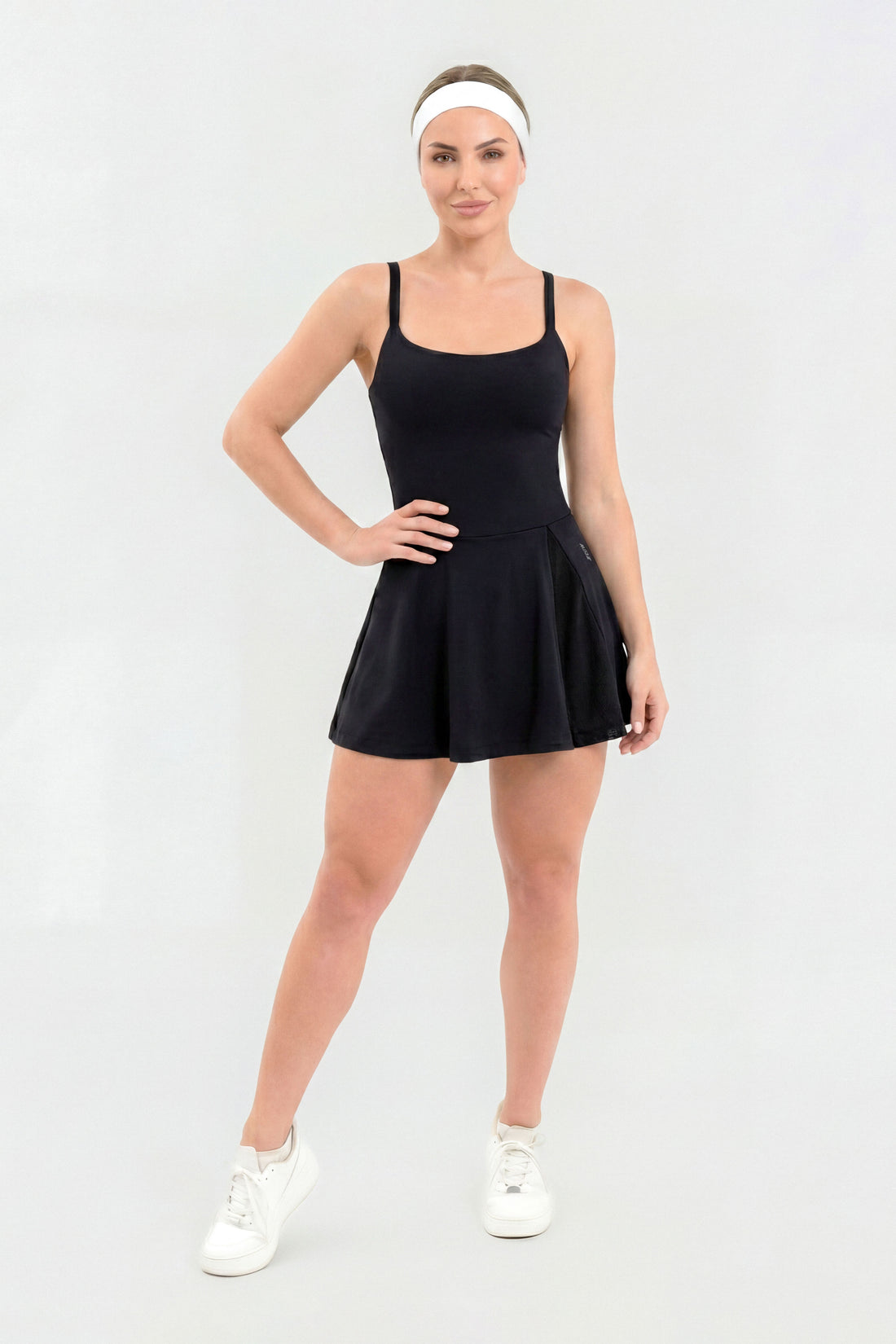 VESTIDO NEGRO CON TIRANTES CRUZADOS Y ESPALDA TRANSPIRABLE RVC